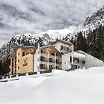 Hotel Alpine Sportalm 4*
