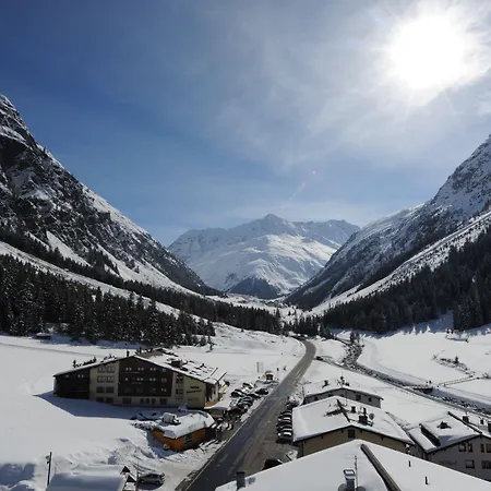 Hotel Alpine Sportalm 4*
